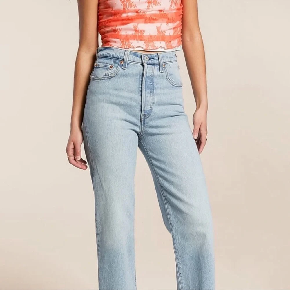 Levis Premium Wedgie Straight Jeans - Picture 2 of 11